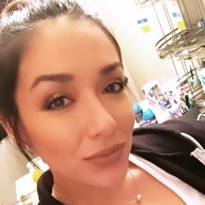 Meet your Posher, Salyna